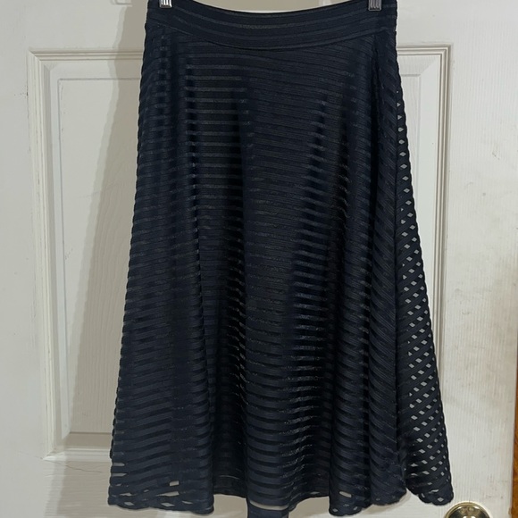 Black skirt size medium - Picture 1 of 1